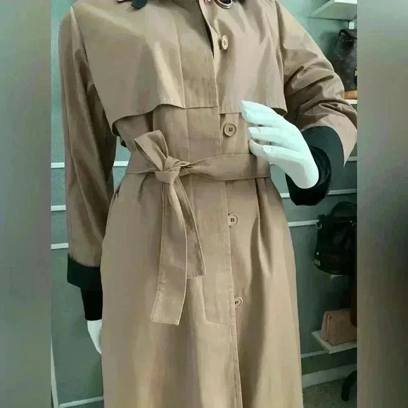 London Fog - Picture 2 of 13